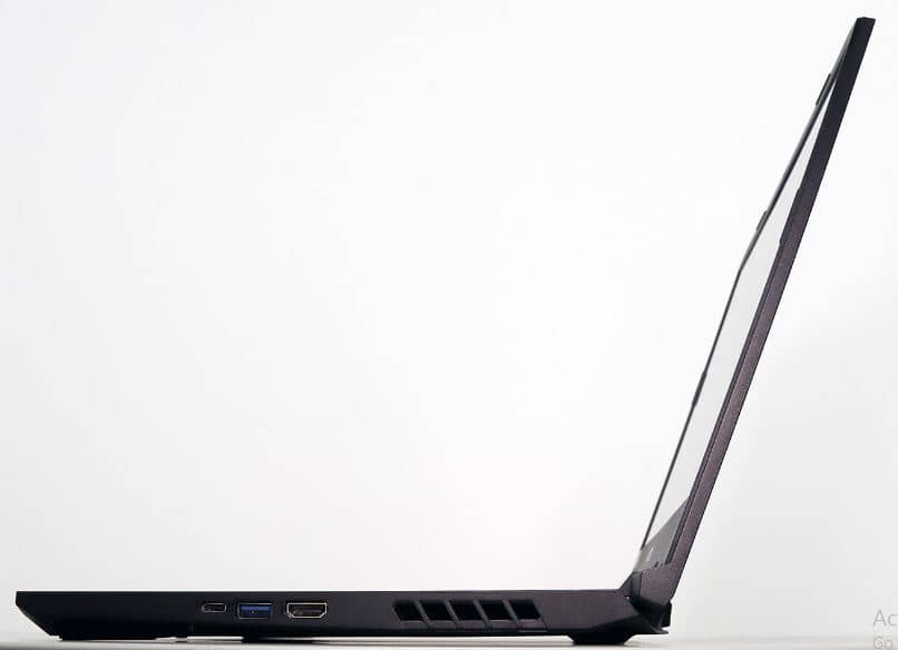 Acer Nitro 5 Design Side Profile